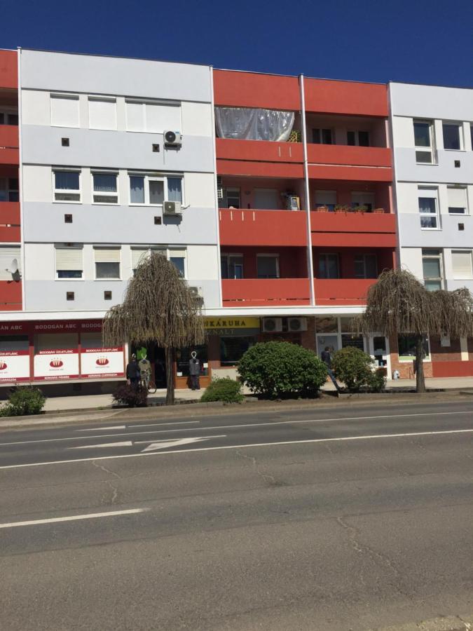Marika Apartman Hajdúszoboszló المظهر الخارجي الصورة